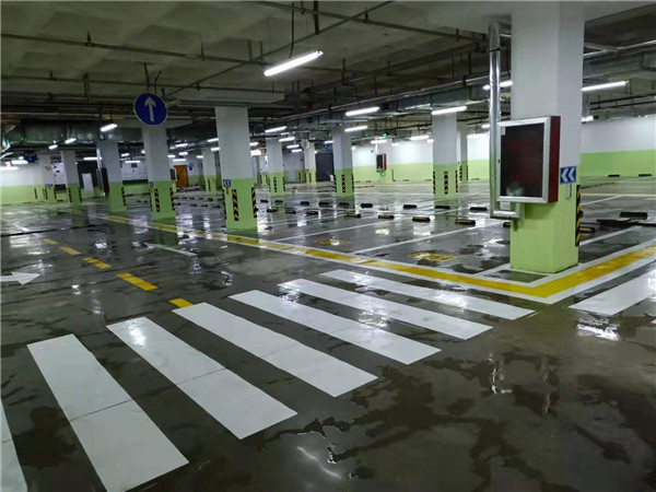 眾成明月華庭地下停車(chē)場(chǎng)